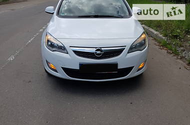Універсал Opel Astra 2011 в 