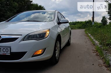 Універсал Opel Astra 2011 в 