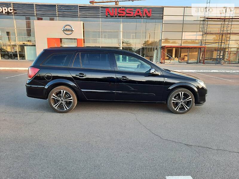 Універсал Opel Astra 2006 в Полтаві