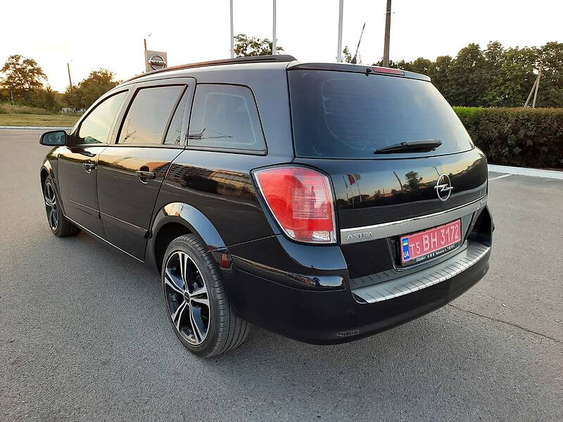 Універсал Opel Astra 2006 в Полтаві
