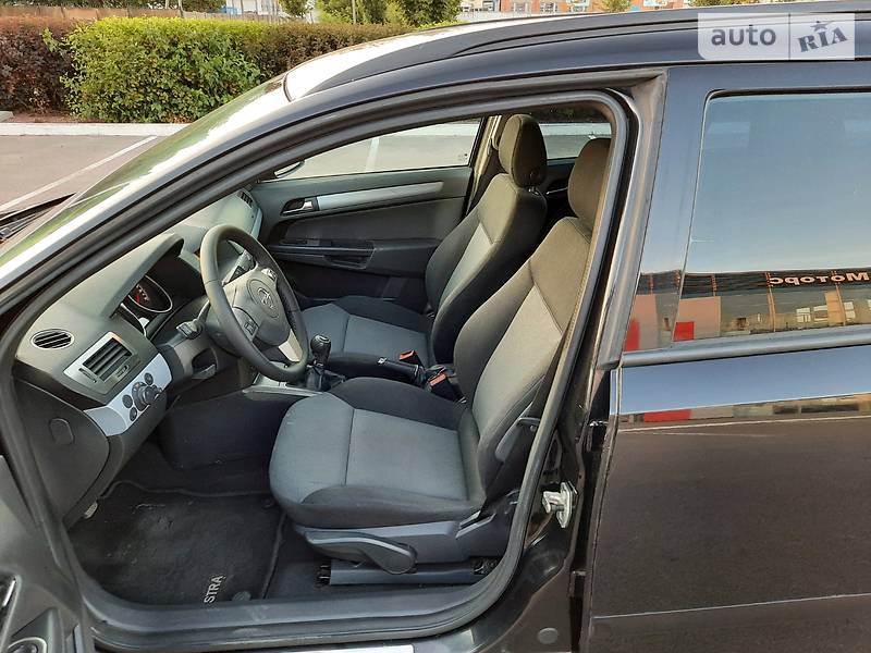 Універсал Opel Astra 2006 в Полтаві