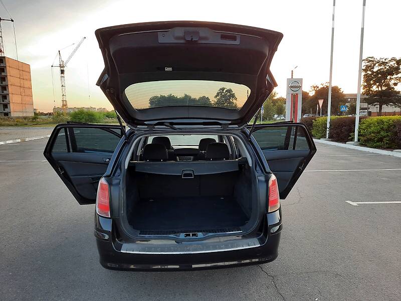 Універсал Opel Astra 2006 в Полтаві