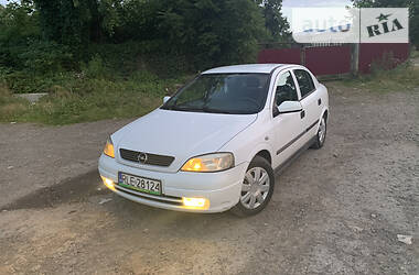 Хэтчбек Opel Astra 2004 в Тячеве