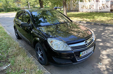 Хэтчбек Opel Astra 2008 в Киеве