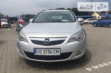 Универсал Opel Astra 2011 в Черновцах