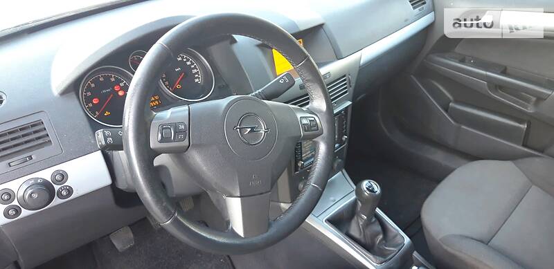Універсал Opel Astra 2007 в Дніпрі
