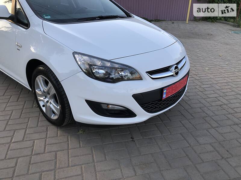 Універсал Opel Astra 2014 в Костянтинівці