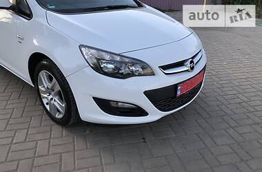 Універсал Opel Astra 2014 в 