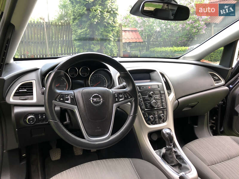 Универсал Opel Astra 2011 в Виннице