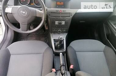 Универсал Opel Astra 2005 в 