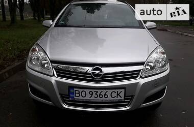 Універсал Opel Astra 2008 в Рівному