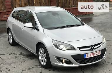 Универсал Opel Astra 2014 в Ровно