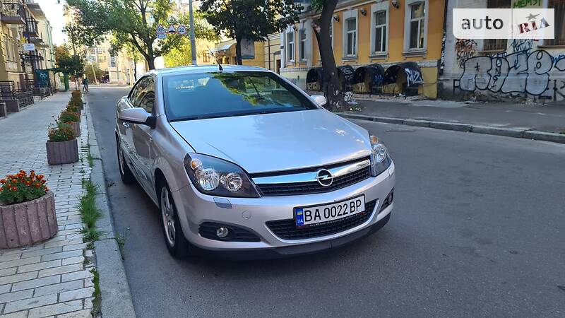 Кабриолет Opel Astra 2008 в Киеве