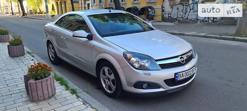 Кабриолет Opel Astra 2008 в Киеве