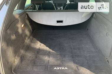 Универсал Opel Astra 2019 в Ровно