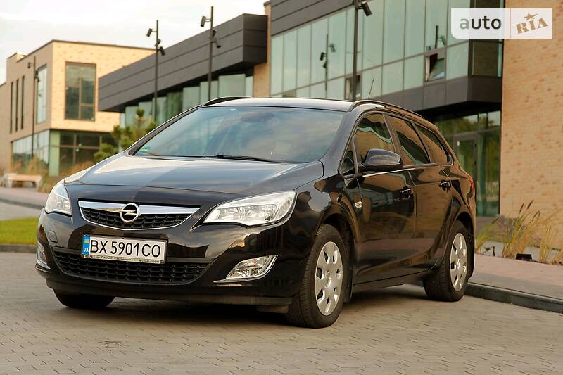 Універсал Opel Astra 2011 в Хмельницькому