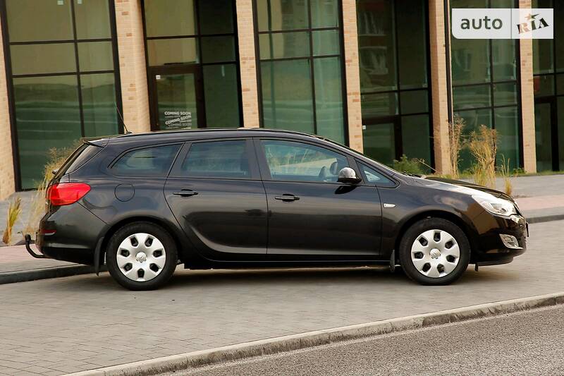 Універсал Opel Astra 2011 в Хмельницькому