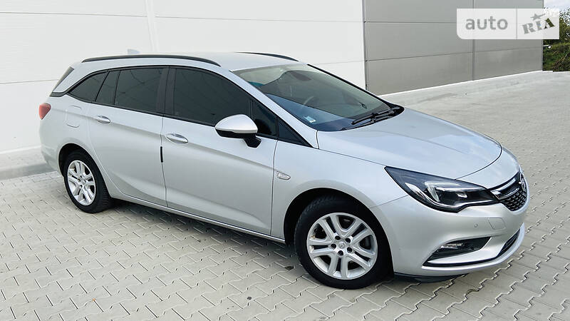 Универсал Opel Astra 2016 в Киеве