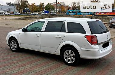 Универсал Opel Astra 2012 в Харькове