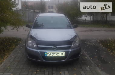 Хэтчбек Opel Astra 2005 в Ватутино