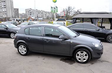 Хэтчбек Opel Astra 2012 в Львове