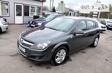 Хэтчбек Opel Astra 2012 в Львове