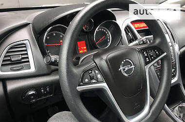 Универсал Opel Astra 2013 в Бродах
