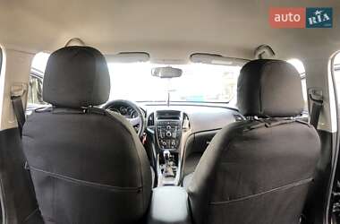 Универсал Opel Astra 2012 в Иршаве