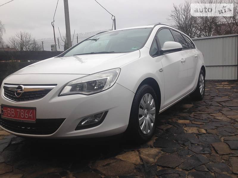 Универсал Opel Astra 2011 в Луцке