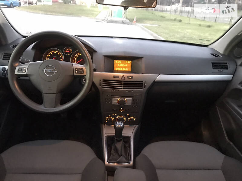Универсал Opel Astra 2004 в Киеве