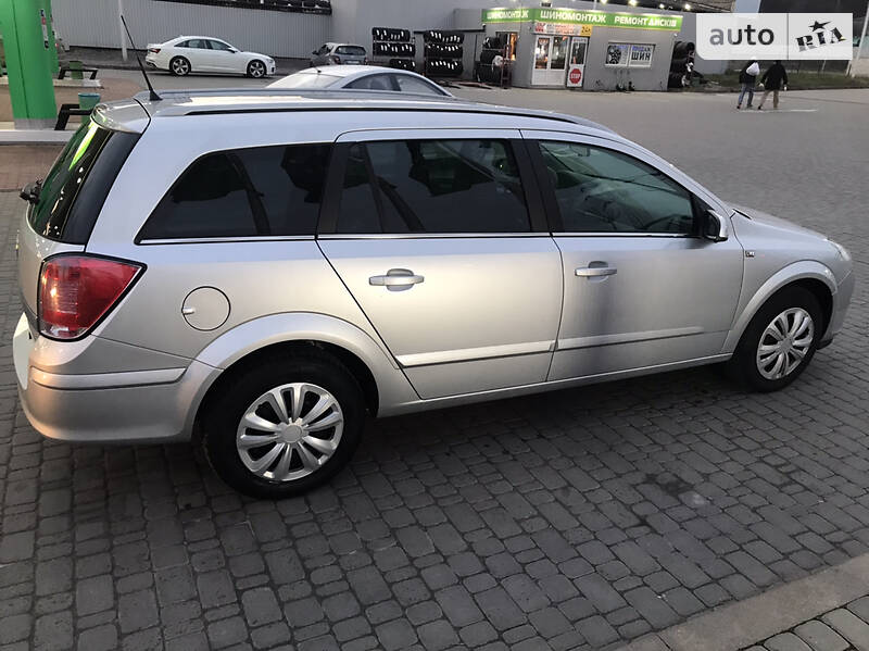 Универсал Opel Astra 2004 в Киеве