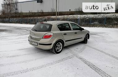 Хэтчбек Opel Astra 2005 в Сумах