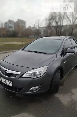 Універсал Opel Astra 2011 в Дніпрі