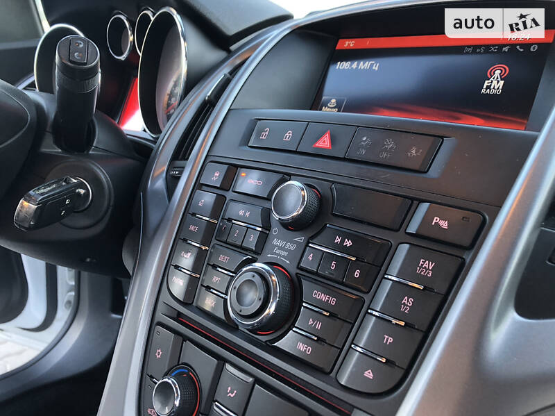Універсал Opel Astra 2015 в Дрогобичі