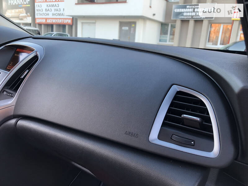 Універсал Opel Astra 2015 в Дрогобичі