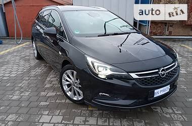 Универсал Opel Astra 2016 в Дрогобыче