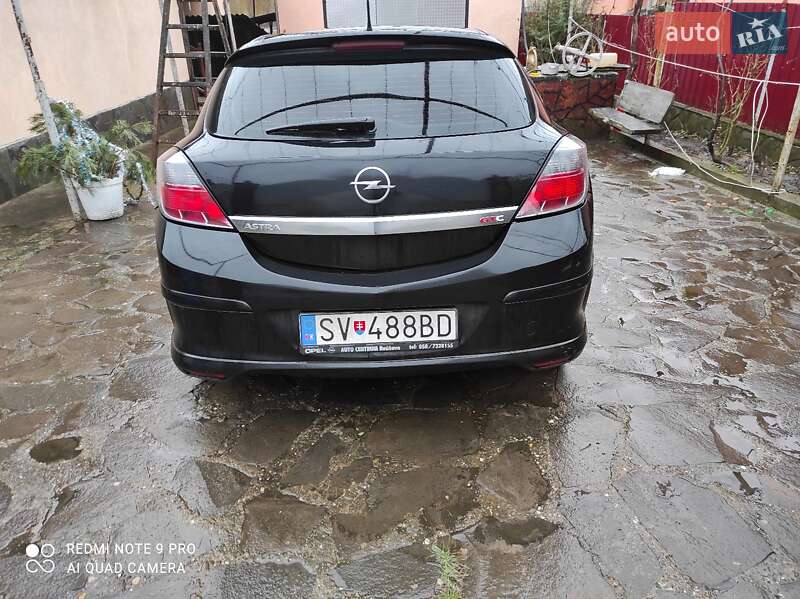 Купе Opel Astra 2006 в Ужгороде