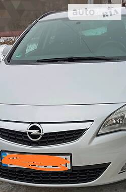 Универсал Opel Astra 2011 в Староконстантинове