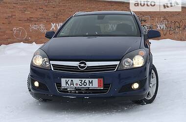 Универсал Opel Astra 2010 в Дрогобыче