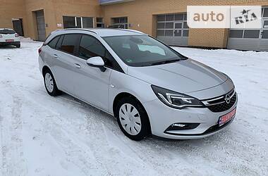 Универсал Opel Astra 2017 в Луцке