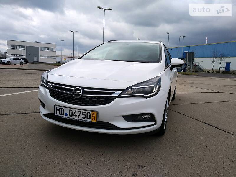 Универсал Opel Astra 2017 в Киеве