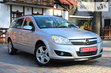 Універсал Opel Astra 2010 в Дрогобичі