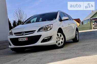 Универсал Opel Astra 2015 в Дрогобыче