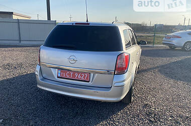 Універсал Opel Astra 2008 в Луцьку