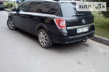 Універсал Opel Astra 2010 в Львові