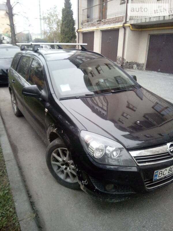 Універсал Opel Astra 2010 в Львові