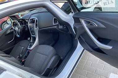 Универсал Opel Astra 2012 в Дрогобыче