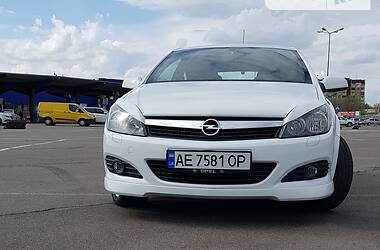 Купе Opel Astra 2009 в Кривом Роге