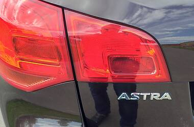 Универсал Opel Astra 2014 в Новых Санжарах