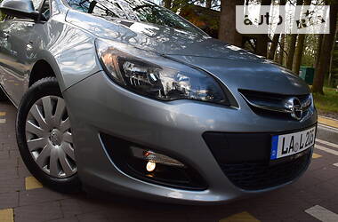 Универсал Opel Astra 2016 в Дрогобыче